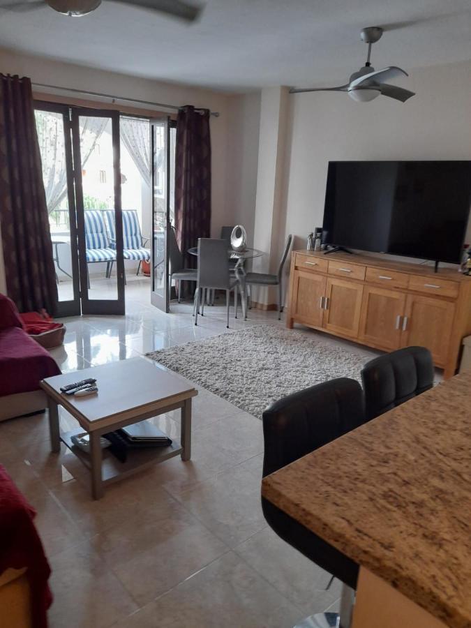 Apartment On The Plaza อาลิกันเต ภายนอก รูปภาพ